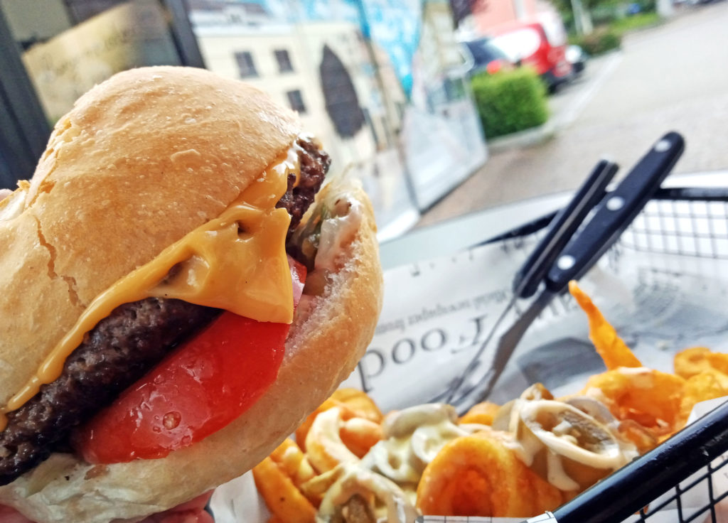 Burgermeister Beef&Vegan: Müllheims neuer Imbiss auf dem Schillerplatz.