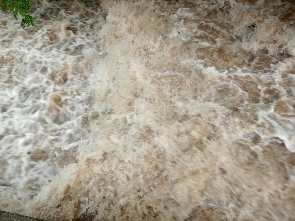 Der Klemmbach ist heute eine reißender Fluss