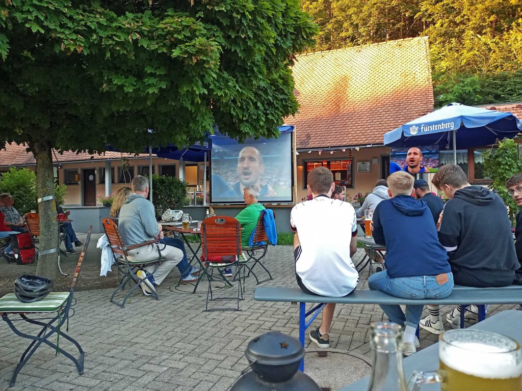 Gemütliches EM-Finale: Im Restaurant "Zum Eichwald" gab es wieder Public Viewing.